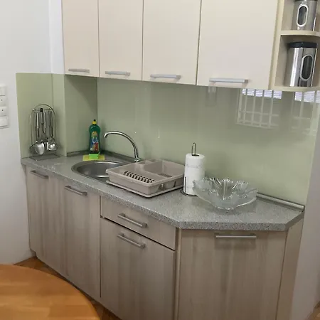 Garaplina No 1 شقة *